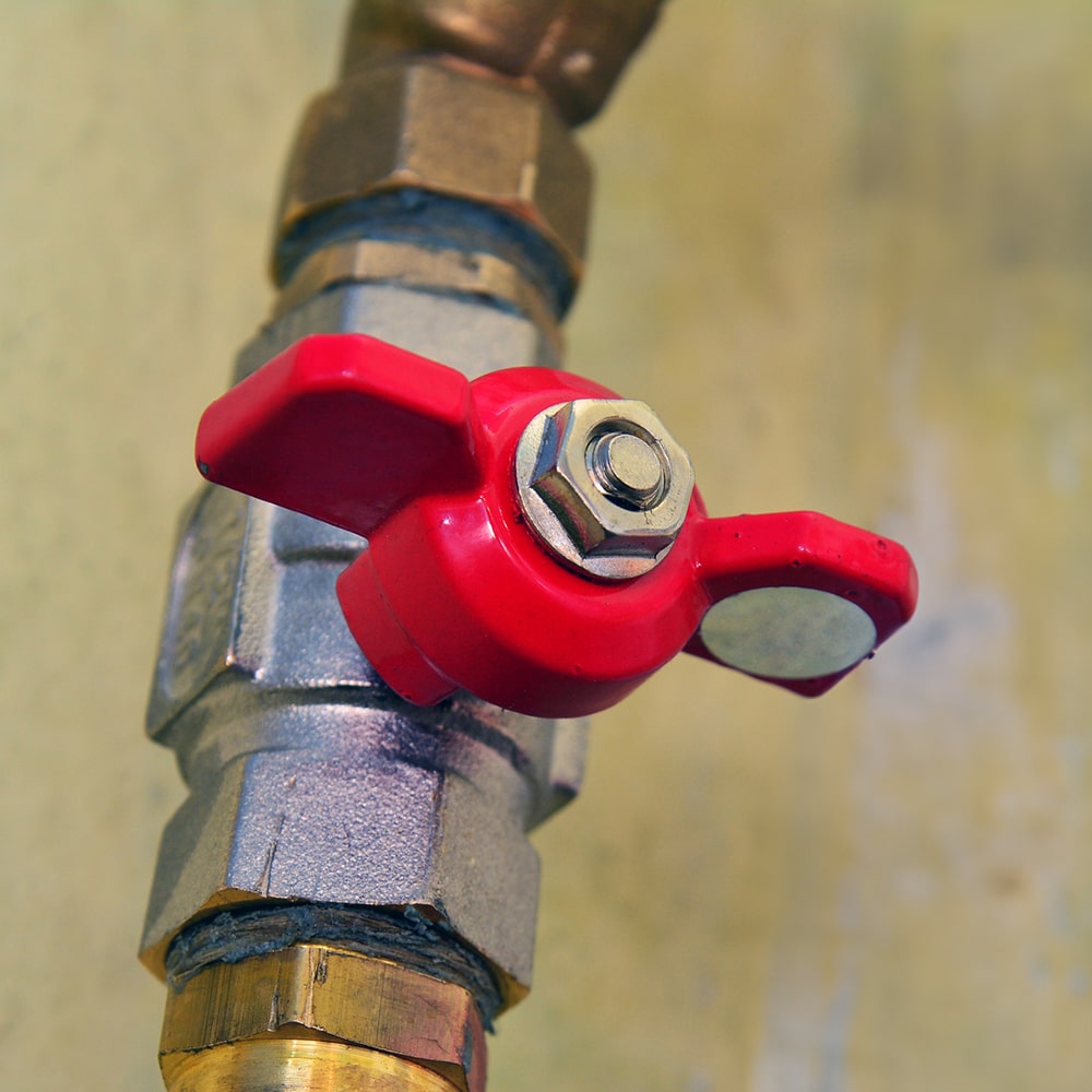 Preparing your pipes for winter with water shut off valve